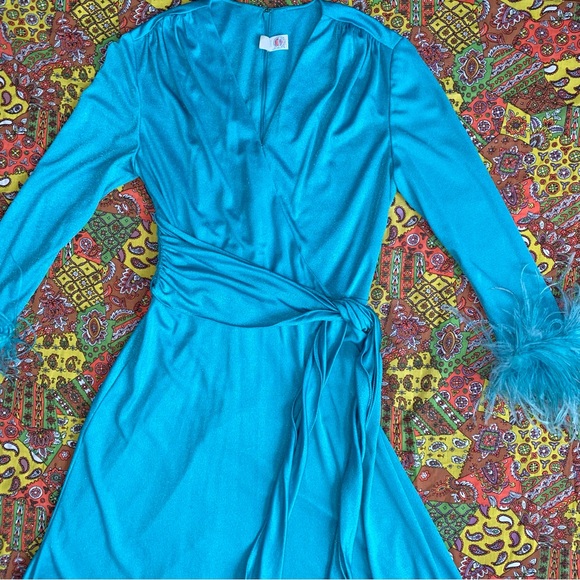19070s ILGWU Tag Wrap Style Dress with Feather Sleeves - Picture 6 of 6